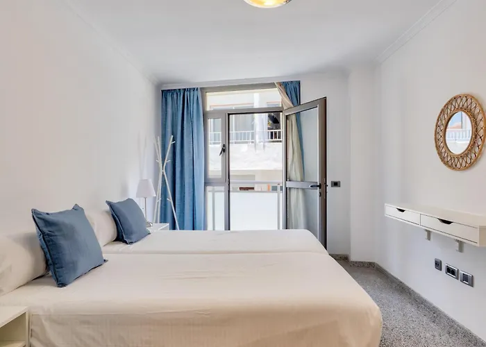 Ake 洛斯克里斯蒂亚诺斯