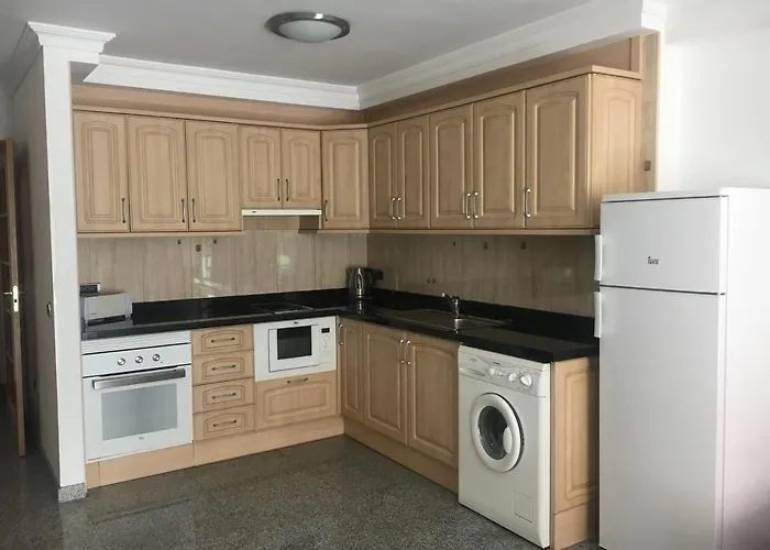 Ake 洛斯克里斯蒂亚诺斯