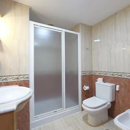 Ake * 洛斯克里斯蒂亚诺斯